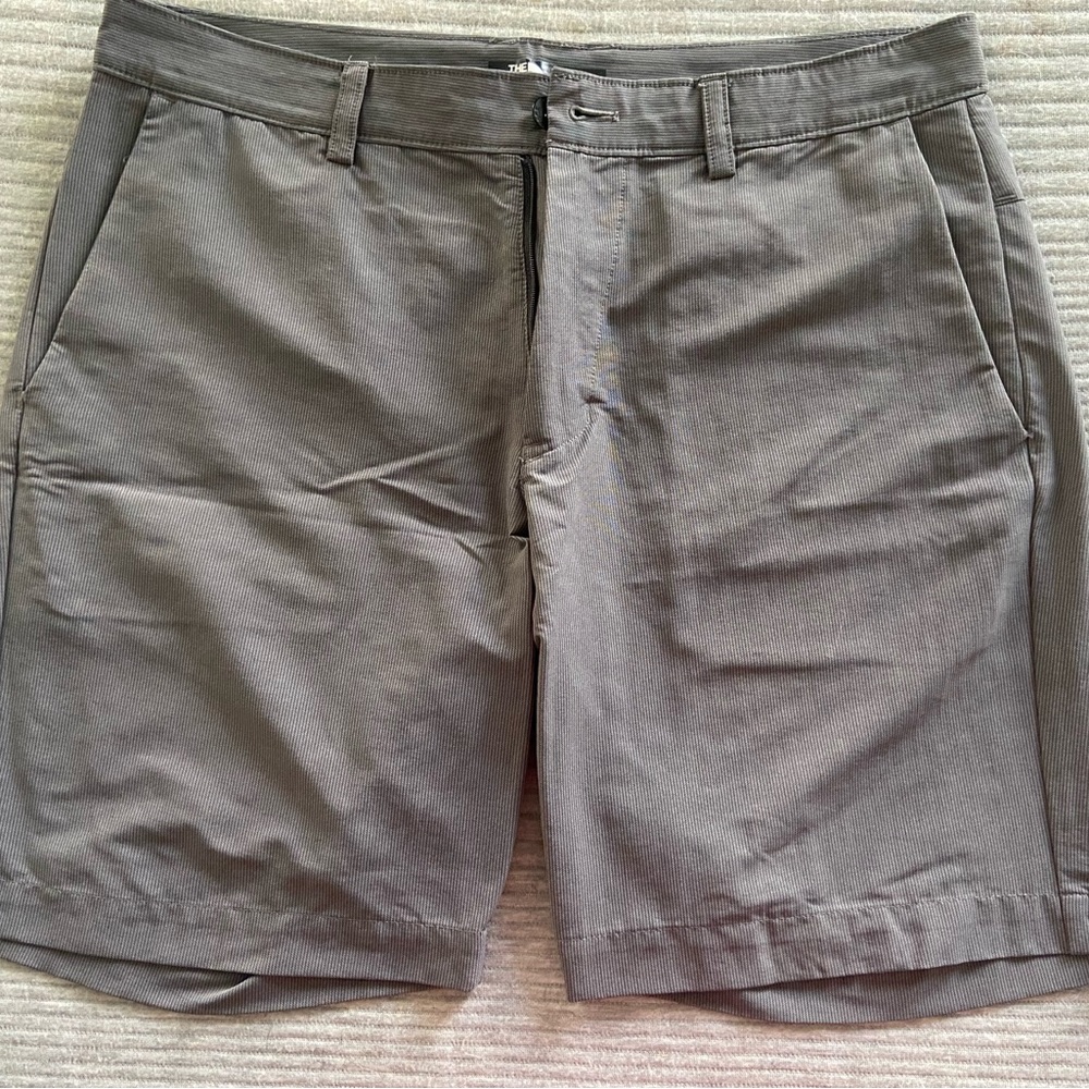Men’s North Face shorts